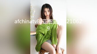 【新片速遞】18岁梦涵❤️：来舔我小笼包，来个鸡巴大的操我，求求你用力用力，这么一点精液你逗我呢，你他喵的我都爽够了，不想自慰啦！