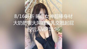 颜值不错的美胸小少妇露脸陪狼友撩骚互动，坚挺的奶子好嫩，掰开逼逼给狼友看特写，淫语互动完美好身材好骚