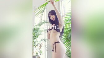   漂亮大奶美少妇3P 皮肤白皙 女上位抽插 逼操了夜宵也解决了 奶量充足足够供应3人