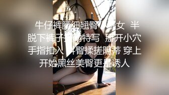  酒店偷拍骚女开房接客，洗完澡直接开操，主动骑乘位抽插，张开双腿操，表情一脸享受