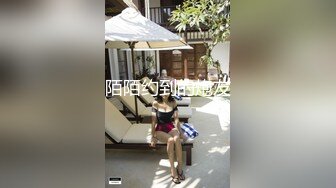 小吃店女厕全景偷拍口罩少妇肥美的大鲍鱼