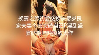 卖场抄底美女短裙