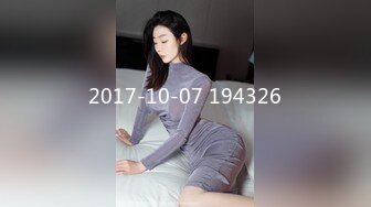 《绝版重磅经典收藏》CP界天花板女厕隔板缝洞中特写偸拍超多小姐姐美少妇方便亮点多靓妹先吐后尿高跟女尿尿还把B掰开 (7)