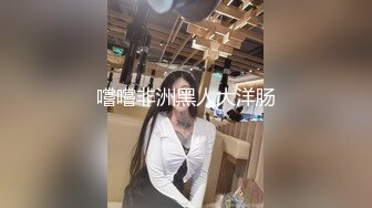  没毛白虎萝莉全程露脸跟小哥玩车震，让小哥放在后备箱脱光了玩逼揉奶子